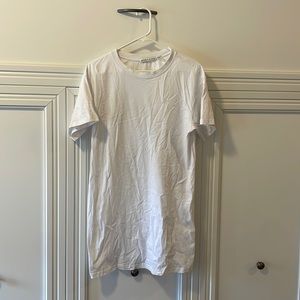 Alice & Olivia white tee shirt dress size medium